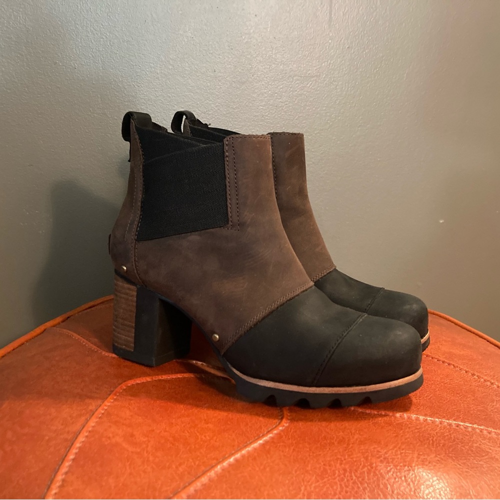 Sorel Addington Chelsea Boots 8.5